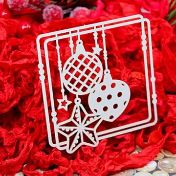 Украшение из чипборда "Новогодняя рамка с подвесками" (Fantasy) Украшение из чипборда "Новогодняя рамка с подвесками" (Fantasy)