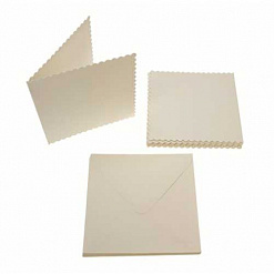 Набор заготовок для открыток 13,5х13,5 см "Квадратные кремовые с фигурным краем" с конвертами (DoCrafts)