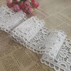 Кружево "Тесьма с крупными цветами", ширина 7 см, длина 1 м