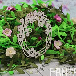 Украшение из чипборда "Цветочная рамка" (Fantasy) Украшение из чипборда "Цветочная рамка" (Fantasy)