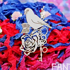 Украшение из чипборда "Птичка на розах" (Fantasy)