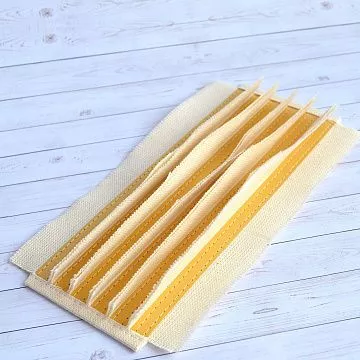 Переплет на 6 разворотов, цвет золотой, длина 20 см, шаг 1 см