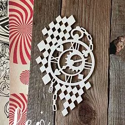 Чипборд "Алиса. Фон с часами 1", 5,5х9 см (LeoMammy) Чипборд "Алиса. Фон с часами 1", 5,5х9 см (LeoMammy)