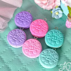 Миниатюра "Подвеска печенье Oreo. Светло-фиолетовая", 1 шт (Югарт)