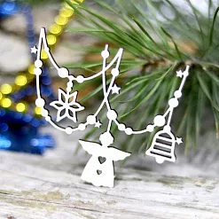 Украшение из чипборда "Бусы с подвесками 2" (LadyBug) Украшение из чипборда "Бусы с подвесками 2" (LadyBug)