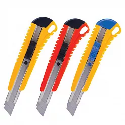 Нож канцелярский "Standard" со сменными лезвиями (Brauberg) Нож канцелярский "Standard" со сменными лезвиями (Brauberg)