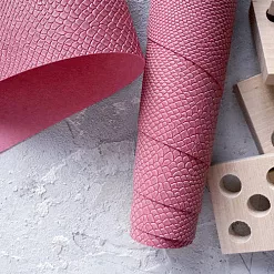 Отрез экокожи 70х50 см "Питон. Тёмно-розовый" (Италия) Отрез экокожи 70х50 см "Питон. Тёмно-розовый" (Италия)