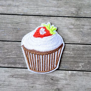 Термонаклейка с вышивкой "Пироженка"