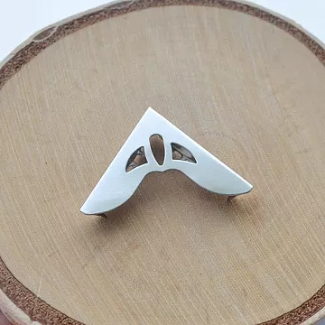 Уголок "Серебряный. Классический. Острый", 1 шт (Китай)