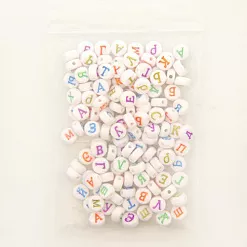 Набор бусин "Алфавит на белых кружках" (АртУзор) Набор бусин "Алфавит на белых кружках" (АртУзор)