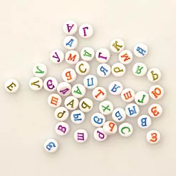 Набор бусин "Алфавит на белых кружках" (АртУзор) Набор бусин "Алфавит на белых кружках" (АртУзор)
