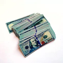 Набор украшений из бумаги "100 долларов", 6х2 см, 100 шт Набор украшений из бумаги "100 долларов", 6х2 см, 100 шт