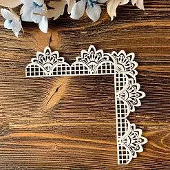 Чипборд "Кружевной уголок", 9х9 см (LeoMammy) Чипборд "Кружевной уголок", 9х9 см (LeoMammy)