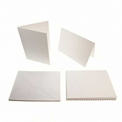 Набор заготовок для открыток 12,5х18 см "Белые с фигурным краем" с конвертами (DoCrafts)