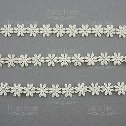 Кружево "Цветочки кремовые", ширина 1,3 см, длина 1 м (Фабрика Декору)