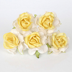Букет больших кудрявых роз "Белый со светло-желтой серединой", 5 шт (Craft)