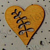 Деревянная фигурка "Сердце" темно-желтая с выточенным рисунком (Rayher)